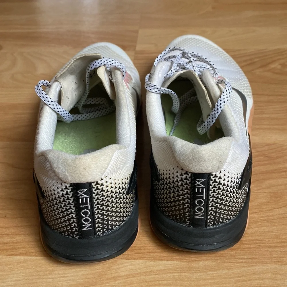 RARE NIKE METCON 4 SIZE 9 - 924593-100 WOMENS White/Nude Polka Dot Laces - Picture 2 of 8